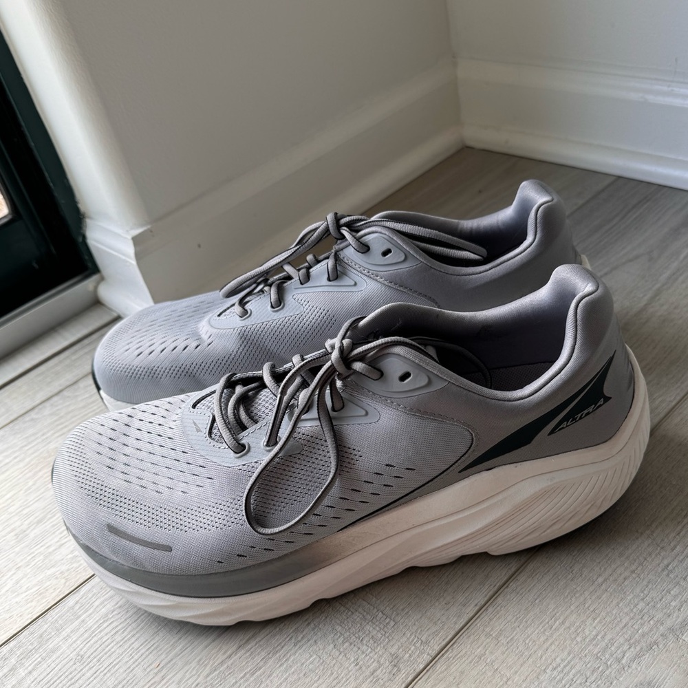 Altra via Olympus 2 grey running sneakers size 12 mens